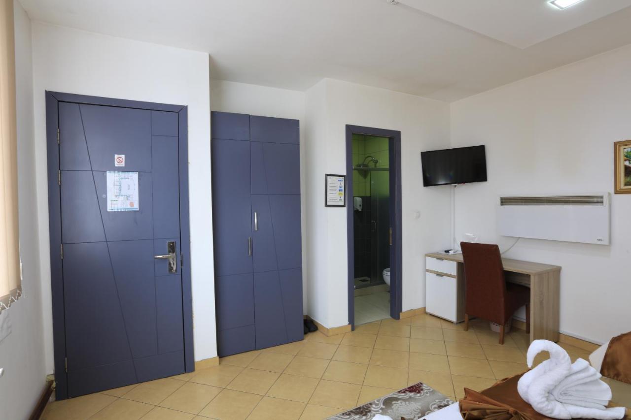 Kruševac Garni Hotel Saradis מראה חיצוני תמונה