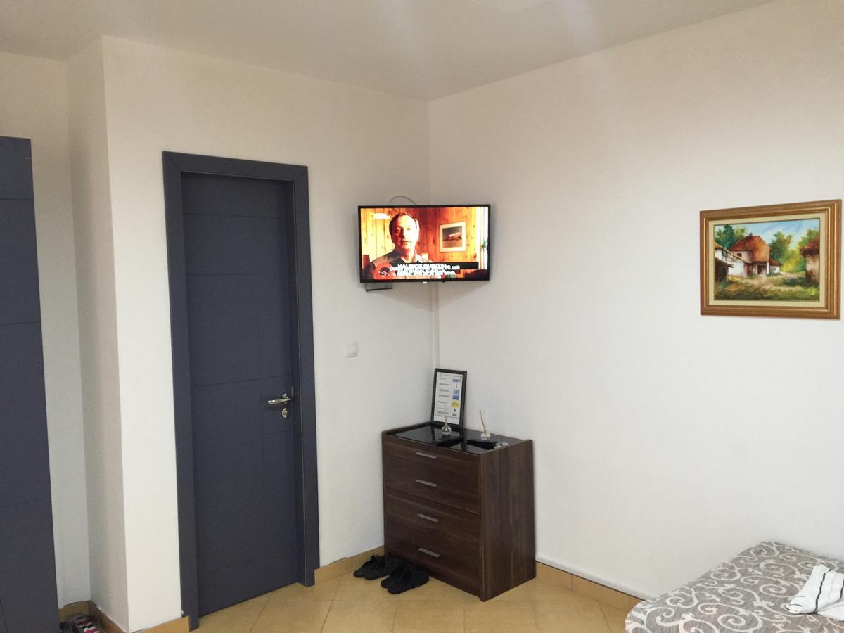 Kruševac Garni Hotel Saradis מראה חיצוני תמונה