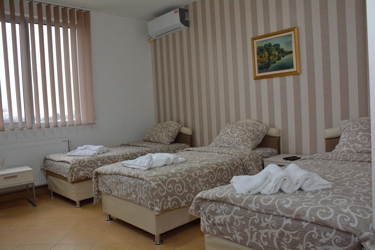 Kruševac Garni Hotel Saradis מראה חיצוני תמונה