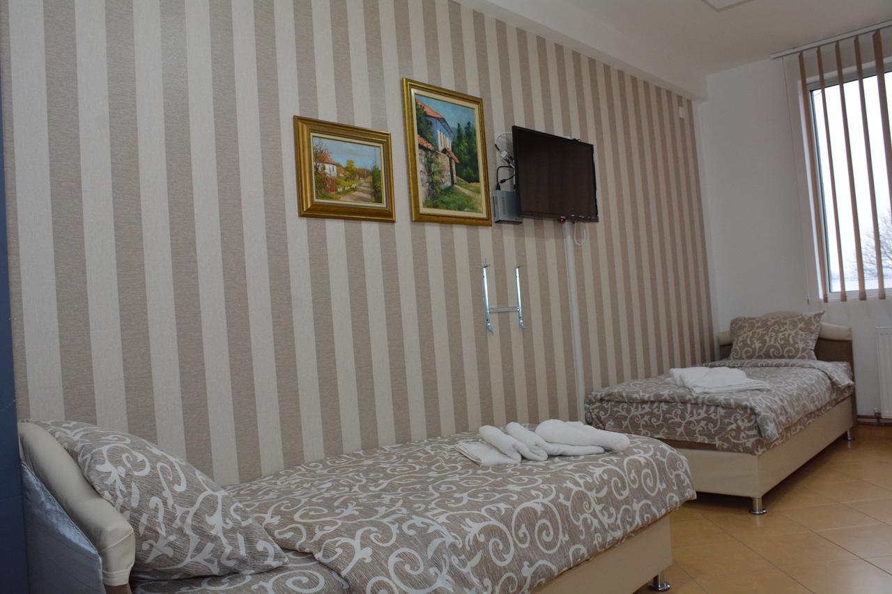 Kruševac Garni Hotel Saradis מראה חיצוני תמונה