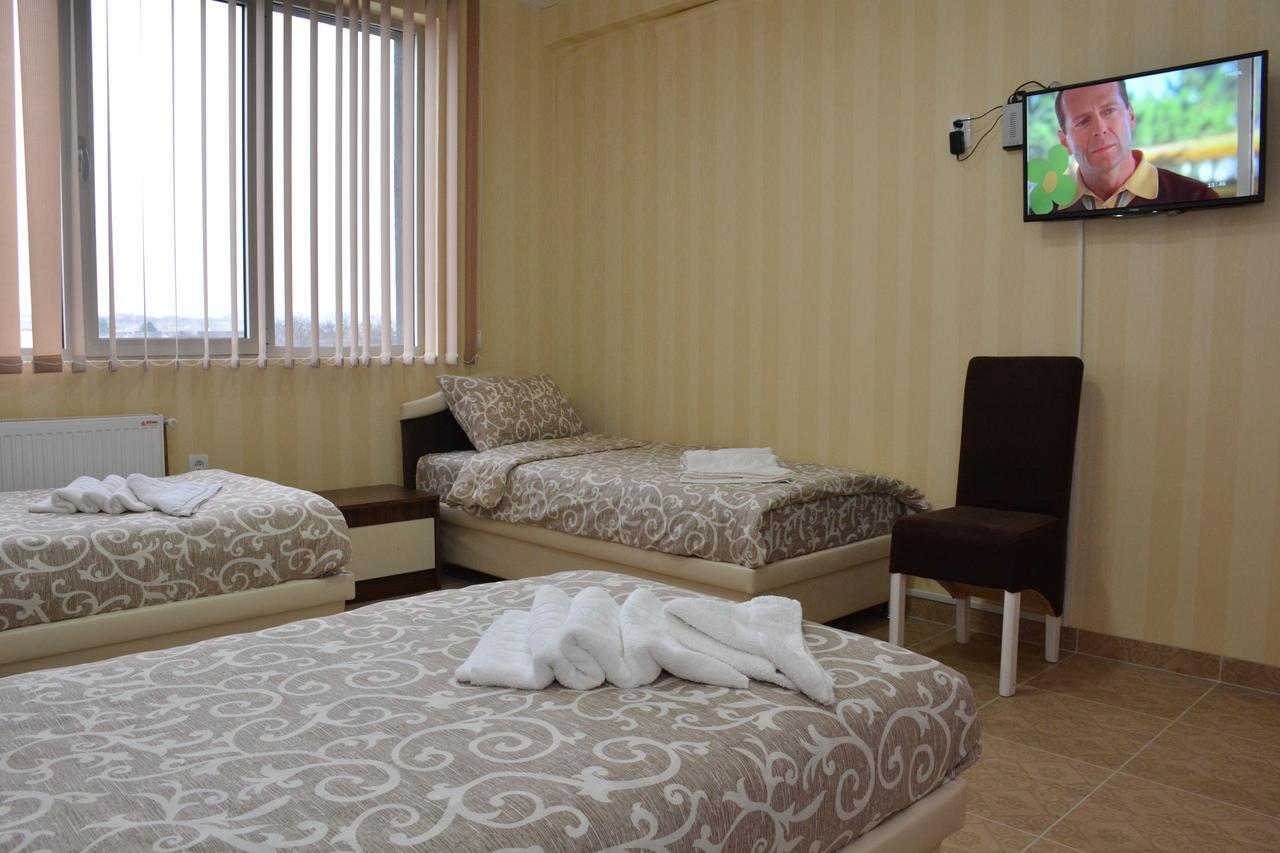 Kruševac Garni Hotel Saradis מראה חיצוני תמונה