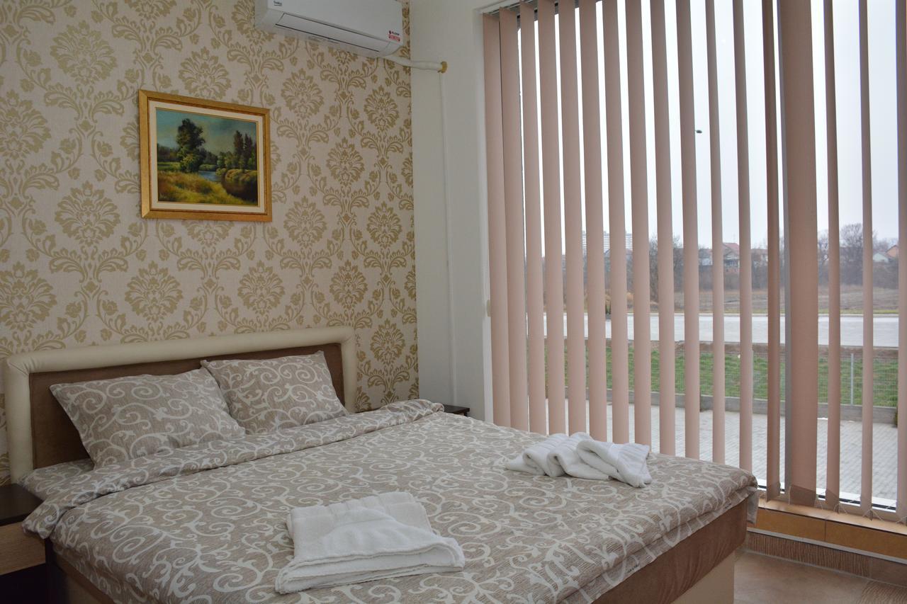 Kruševac Garni Hotel Saradis מראה חיצוני תמונה
