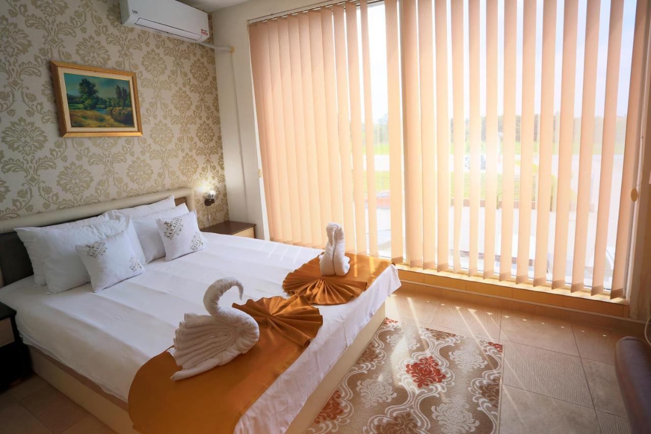 Kruševac Garni Hotel Saradis מראה חיצוני תמונה
